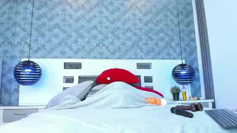 Snapshot of noabrowm chatting on February 7, 5:51 pm noah online show from February 7, 5:51 pm