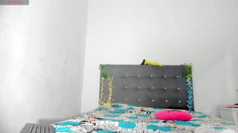 Snapshot of noabrowm chatting on September 18, 10:34 pm noah online show from September 18, 10:34 pm