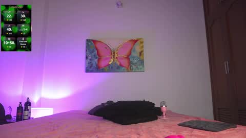 Snapshot of noah_0814 chatting on December 3, 3:03 am noah_0814 online show from December 3, 3:03 am