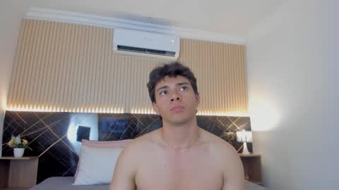 Snapshot of noah_7_ chatting on December 3, 7:12 pm Noah online show from December 3, 7:12 pm