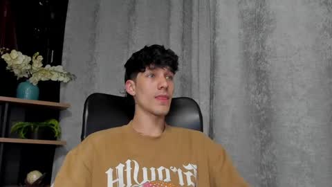 Noah Brigth online show from February 19, 3:28 am