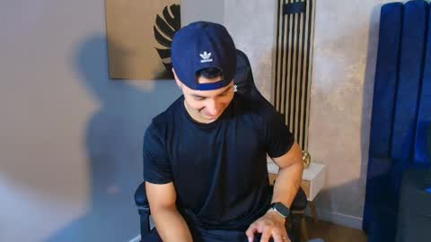 Snapshot of noah_clarkk chatting on May 13, 5:43 pm Noah online show from May 13, 5:43 pm