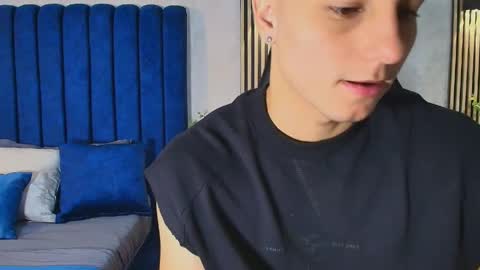 Snapshot of noah_clarkk chatting on May 30, 6:16 pm Noah online show from May 30, 6:16 pm