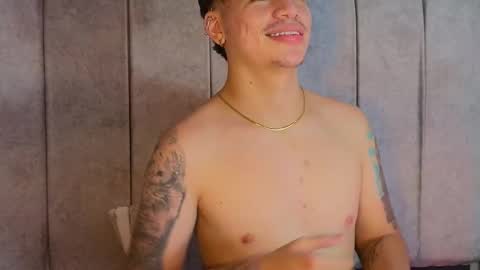 Snapshot of noah_coleman__ chatting on February 10, 1:24 am NOAH online show from February 10, 1:24 am