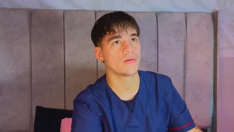 Snapshot of noah_coleman__ chatting on February 19, 4:34 am NOAH online show from February 19, 4:34 am