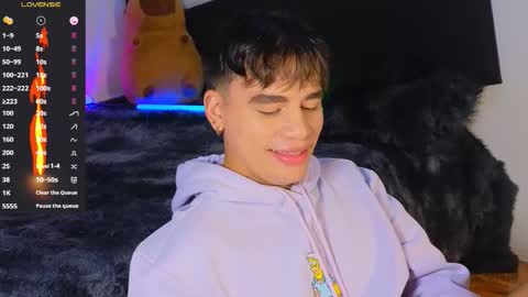 Snapshot of noah_coleman__ chatting on October 18, 12:57 am NOAH online show from October 18, 12:57 am