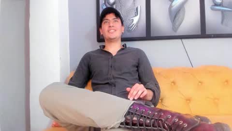 Noah Ferrary online show from November 7, 7:25 pm