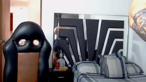 Snapshot of noah_harris01 chatting on December 1, 5:02 pm Noah Harris01 online show from December 1, 5:02 pm