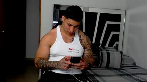 Snapshot of noah_harris01 chatting on February 11, 1:10 am Noah Harris01 online show from February 11, 1:10 am