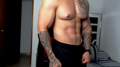 Snapshot of noah_harris01 chatting on February 16, 12:52 am Noah Harris01 online show from February 16, 12:52 am