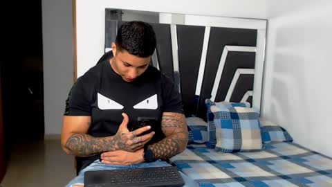 Snapshot of noah_harris01 chatting on March 11, 1:37 am Noah Harris01 online show from March 11, 1:37 am