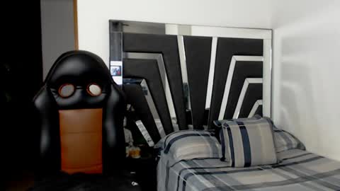 Snapshot of noah_harris01 chatting on September 10, 9:53 am Noah Harris01 online show from September 10, 9:53 am