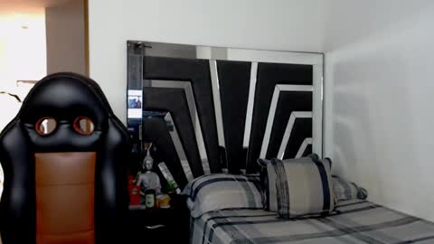 Snapshot of noah_harris01 chatting on November 4, 1:21 pm Noah Harris01 online show from November 4, 1:21 pm