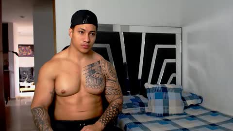 Snapshot of noah_harris01 chatting on November 17, 12:11 pm Noah Harris01 online show from November 17, 12:11 pm