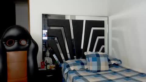 Snapshot of noah_harris01 chatting on November 26, 2:01 am Noah Harris01 online show from November 26, 2:01 am