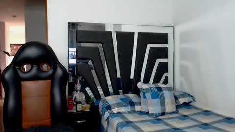 Snapshot of noah_harris01 chatting on December 1, 12:21 pm Noah Harris01 online show from December 1, 12:21 pm