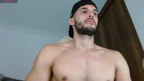 Snapshot of noah_jhonsonn chatting on February 7, 2:37 pm Noah online show from February 7, 2:37 pm