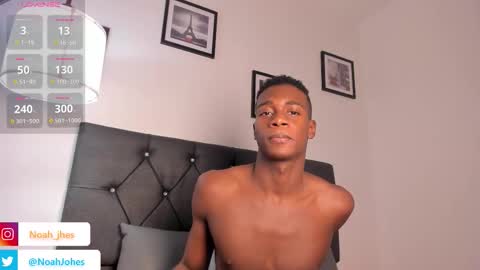 Snapshot of noah_johes chatting on November 27, 4:03 am noah_johes online show from November 27, 4:03 am