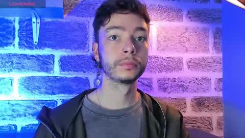    online show from October 1, 12:33 pm