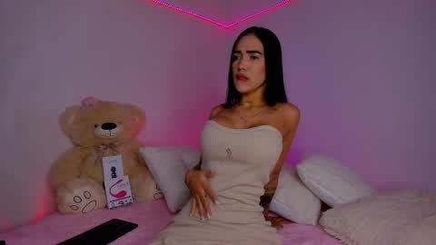 Snapshot of noah_russel chatting on December 2, 3:51 pm Noah online show from December 2, 3:51 pm