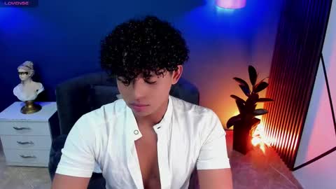 noah_smith04 online show from October 14, 12:06 pm