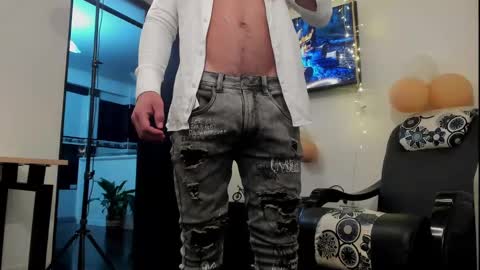 LIAM- noah online show from December 13, 12:17 pm