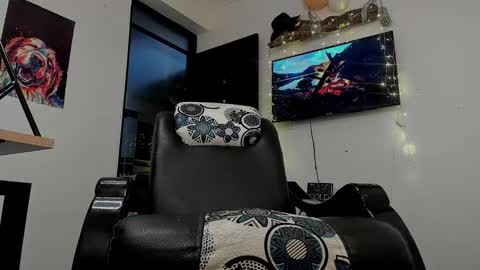 LIAM- noah online show from December 26, 3:42 pm