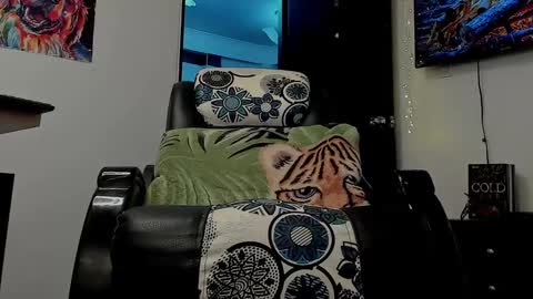 LIAM- noah online show from January 17, 6:23 pm