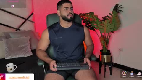 Snapshot of noahcrux chatting on September 11, 11:54 am Noah online show from September 11, 11:54 am