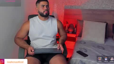 Snapshot of noahcrux chatting on September 16, 7:48 pm Noah online show from September 16, 7:48 pm