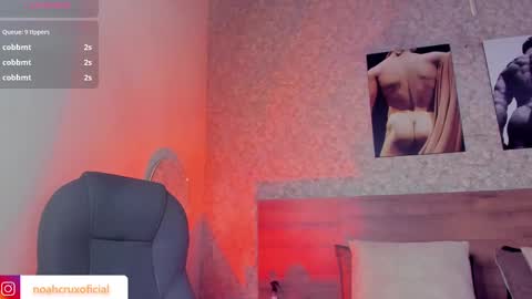 Snapshot of noahcrux chatting on September 23, 7:28 pm Noah online show from September 23, 7:28 pm