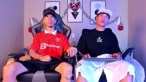 Snapshot of noahdaviss chatting on December 5, 3:48 am noahdaviss online show from December 5, 3:48 am