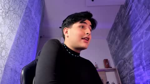 Snapshot of noahwolff_1 chatting on February 25, 5:22 pm Noah Wolf online show from February 25, 5:22 pm