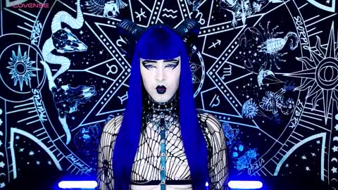 Snapshot of noamy_666 chatting on October 16, 2:45 am caroline online show from October 16, 2:45 am