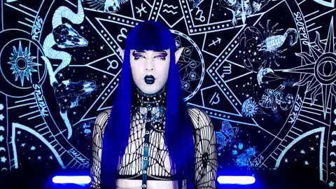 Snapshot of noamy_666 chatting on November 5, 2:22 am caroline online show from November 5, 2:22 am