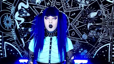 Snapshot of noamy_666 chatting on November 6, 2:12 am caroline online show from November 6, 2:12 am