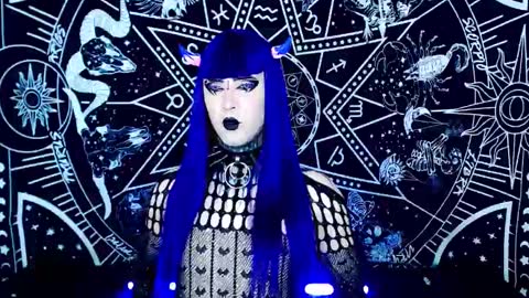 Snapshot of noamy_666 chatting on November 15, 3:04 am caroline online show from November 15, 3:04 am