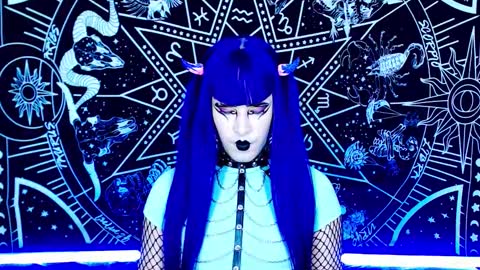 Snapshot of noamy_666 chatting on December 5, 2:09 am caroline online show from December 5, 2:09 am