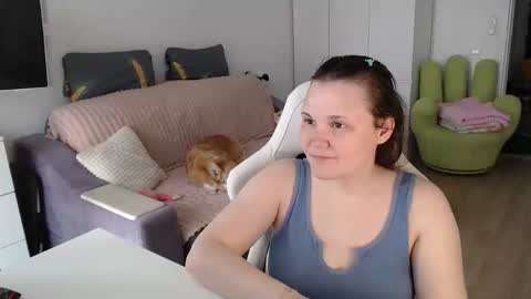 Snapshot of nodarell chatting on May 11, 12:33 pm nodarell online show from May 11, 12:33 pm