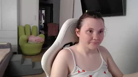 Snapshot of nodarell chatting on May 11, 4:15 pm nodarell online show from May 11, 4:15 pm