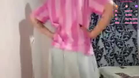 Snapshot of noelfebus chatting on December 4, 3:38 am Ann online show from December 4, 3:38 am