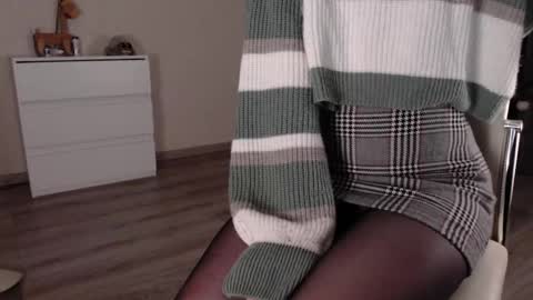 noelleneptune online show from December 1, 8:09 pm