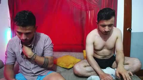 noha_and_iam1 online show from January 8, 12:07 pm