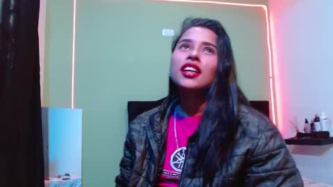 Noha Thomson online show from October 9, 8:18 pm