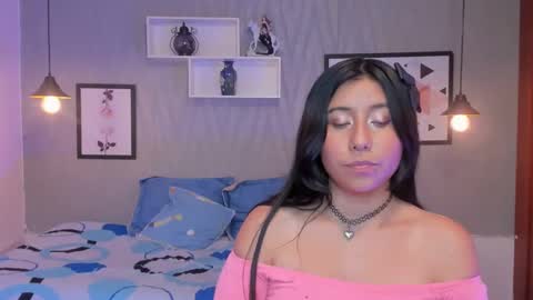 Snapshot of nohemi_louse chatting on February 15, 10:42 pm Nohemi online show from February 15, 10:42 pm