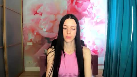 NoirDiva online show from April 14, 6:30 am