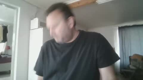 Snapshot of nollie244 chatting on October 1, 5:13 am Nollie online show from October 1, 5:13 am