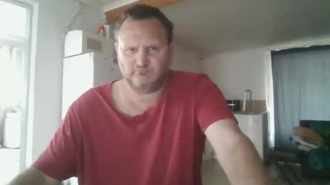 Snapshot of nollie244 chatting on October 28, 5:33 am Nollie online show from October 28, 5:33 am