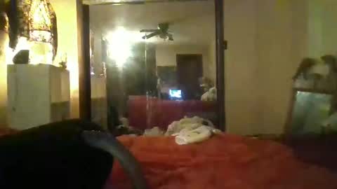 Snapshot of nolsmullaney chatting on October 21, 6:58 am freeusesexytime69 online show from October 21, 6:58 am