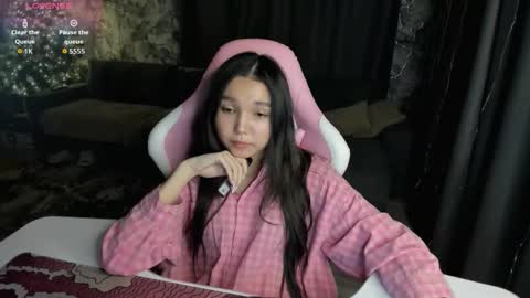 nomi online show from January 18, 7:06 pm